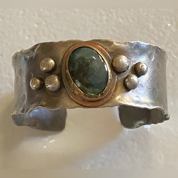 Sterling & Labradorite Cuff - Picture 1 of 7